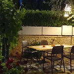 לינה וארוחת בוקר Brezza Di Mare 3*