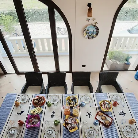 Brezza Di Mare Bed & Breakfast *